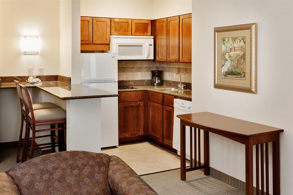 Staybridge Suites Harrisburg-Hershey By Ihg Room photo